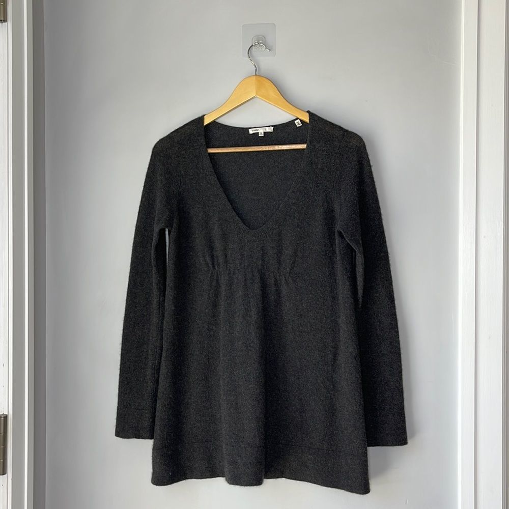 Vince Dark Grey V-Neck Cashmere Sweater